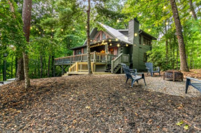 Downward Dog Lodge - Hot Tub, Pool Table, Fireplace, Yoga Den